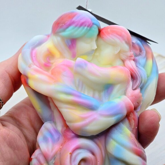 Handpoured ✦ Mother’s Embrace Candle ✦ Pastel Soy Wax Sculpted Maternal Love NWT - Picture 2 of 8